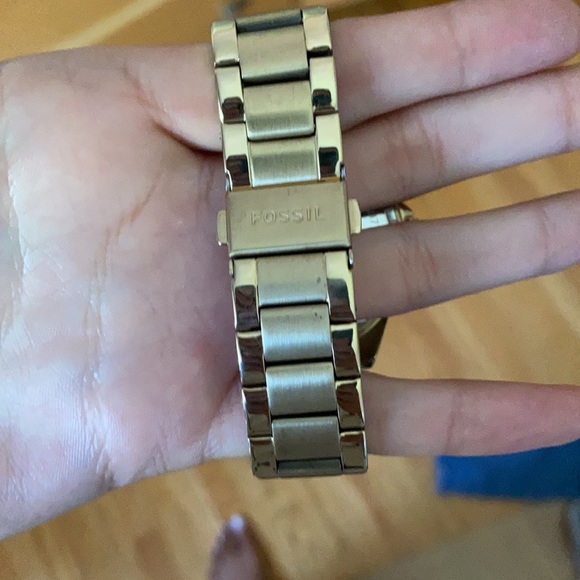 Fossil Watch - Picture 3 of 3
